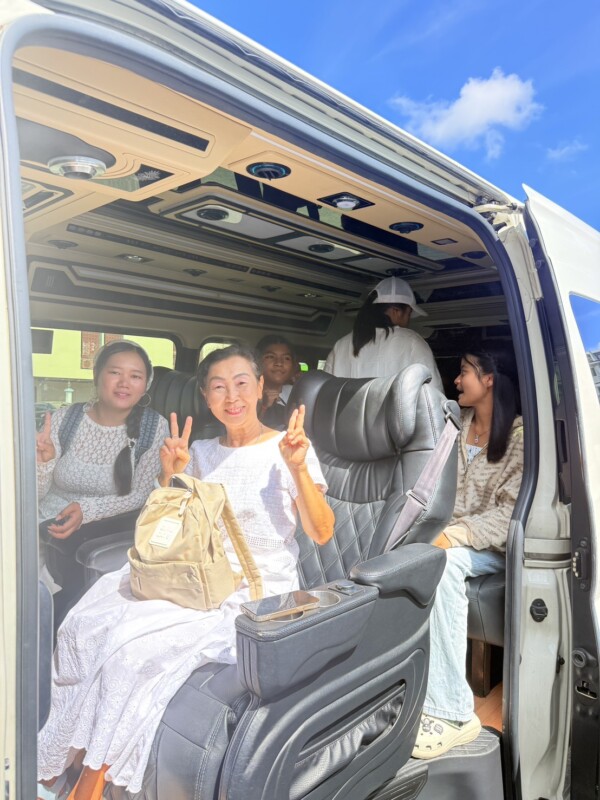 เหมารถตู้ราคาถูก